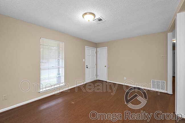 Photo - 217 Clubview Dr