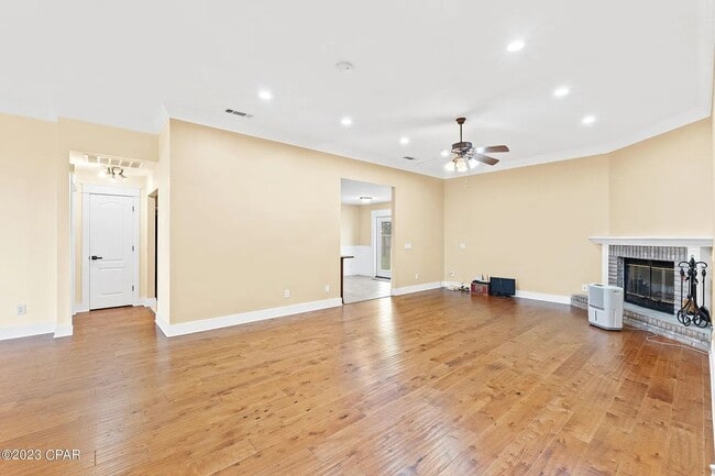 Photo - Stunning 4B / 2Bth Lynn Haven, Florida