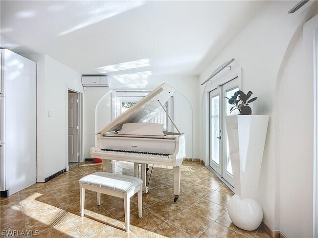 Photo - 10242 Vanderbilt Dr