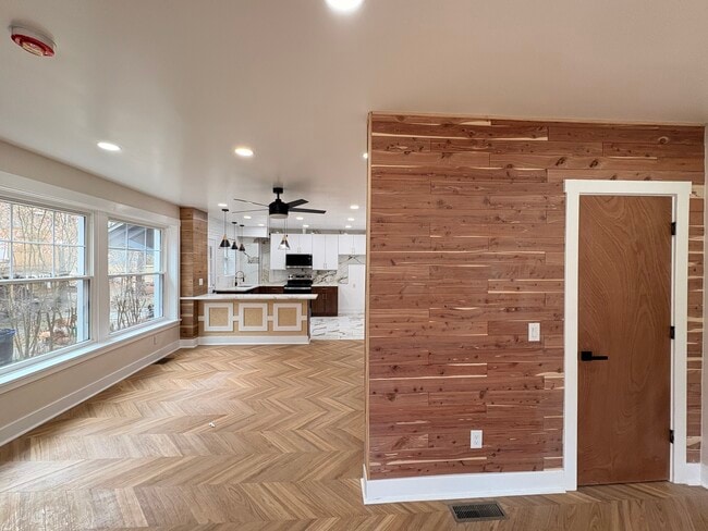 Photo - 7128 Card Ln