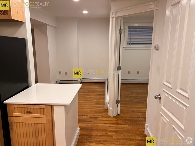Building Photo - 197 Commonwealth Ave Unit B Rental
