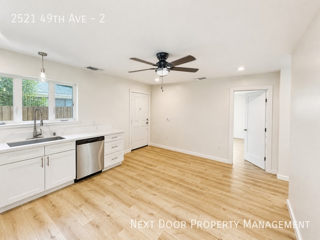 Photo - 2521 49th Ave Unit 2