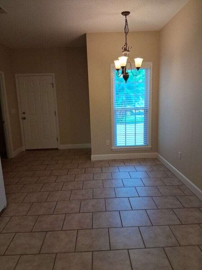 Photo - Beautiful 4-bedroom 2 bath home 69S Tuscaloosa