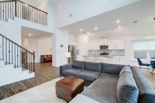 Photo - 404 Mante Ct