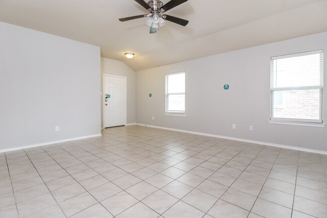 Photo - 1402 Copper St