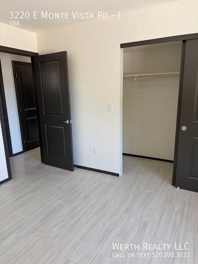 Building Photo - 3220 E Monte Vista Dr Unit I Rental