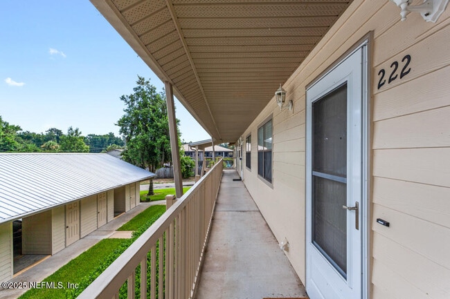 Photo - 222 Hiawatha Ct