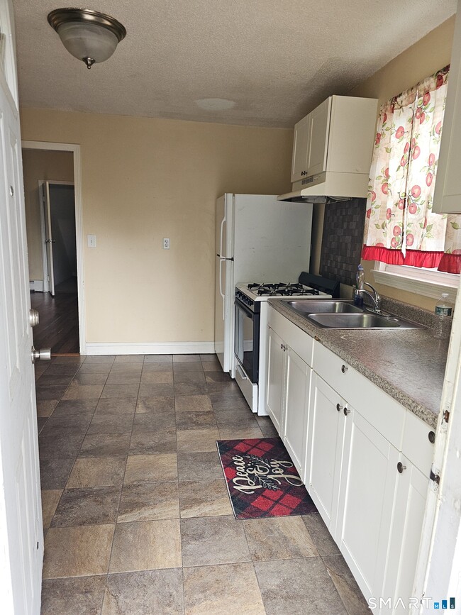 Photo - 137 Pleasant St