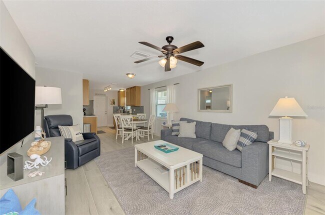 Photo - 1137 N Moonmist Ct Unidad L-7