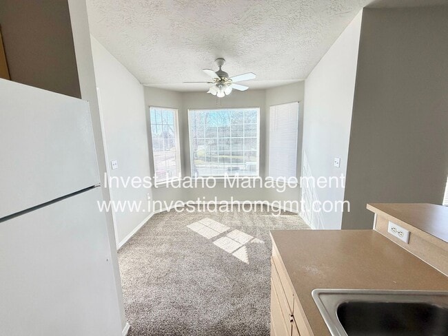 Photo - Avenger Lane Unidad 201