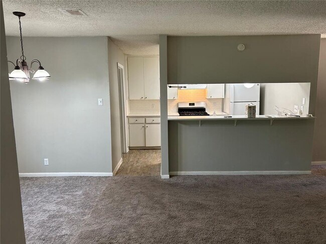 Photo - 1910 Westridge Dr Unit B