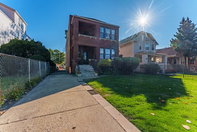 Building Photo - 3345 N Keating Ave