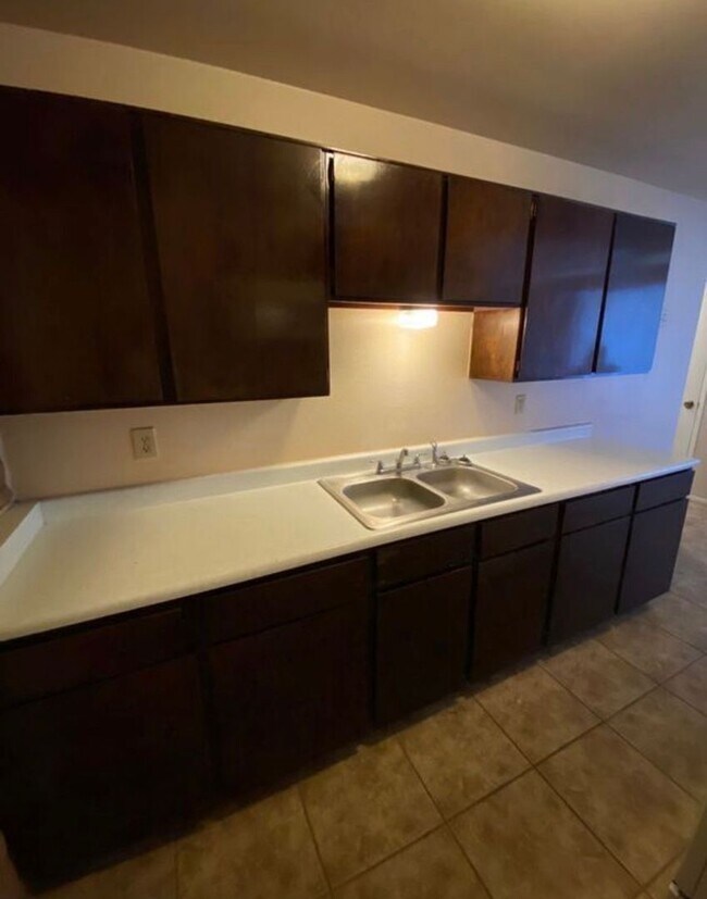 Building Photo - Monte Vista Unit D