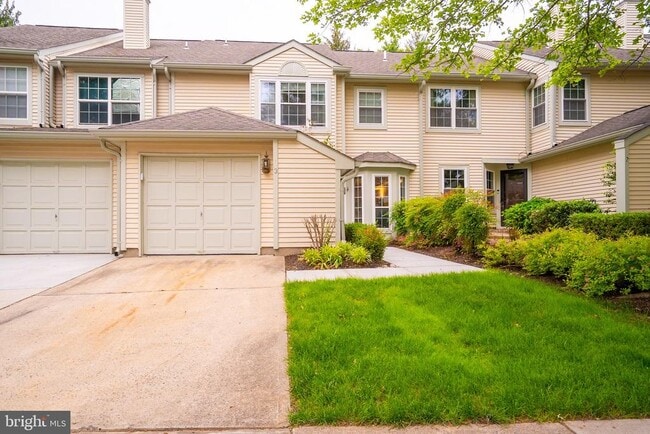 3 Towpath Ct