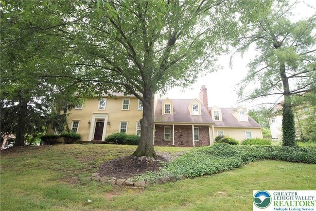 Photo - 1528 Wethersfield Dr