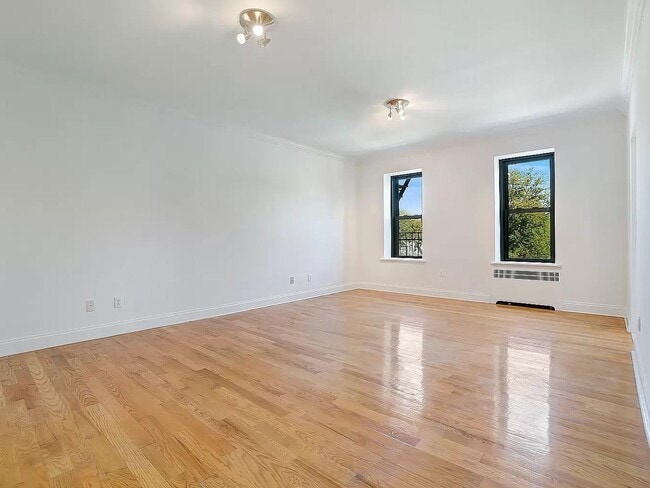 Photo - 76-66 Austin St Unit 2L