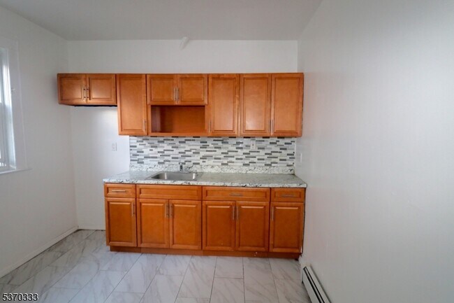 Photo - 176 Shephard Ave Unidad 2