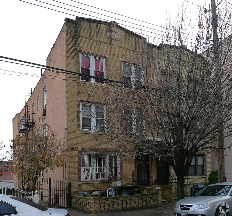 Photo - 1223 Ovington Ave Apartments