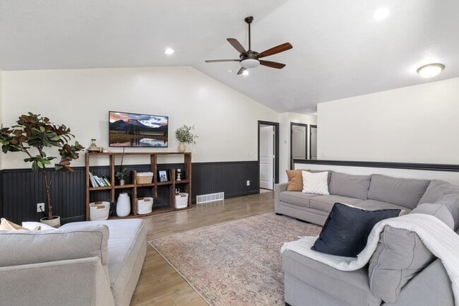 Photo - 1025 N Apple Seed Ln
