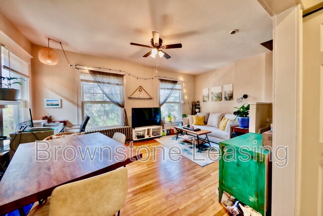 Building Photo - 1124 Emerson St Unit #2 Rental