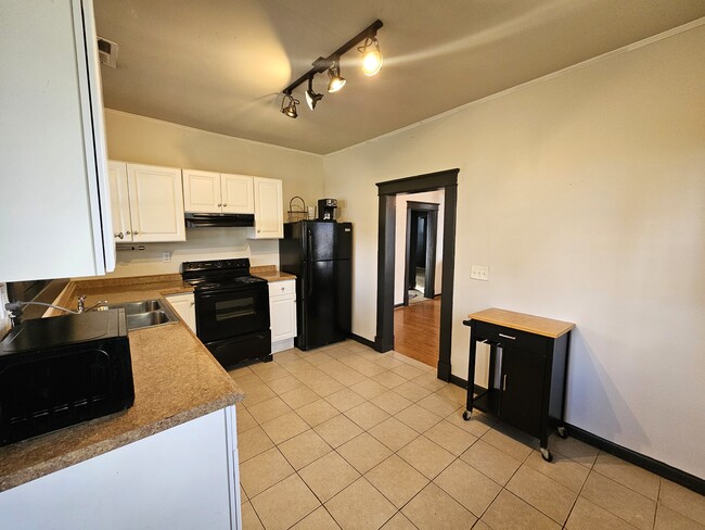 Photo - 1909 Bennett Ave