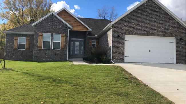 Building Photo - 750 Hawthorn Way