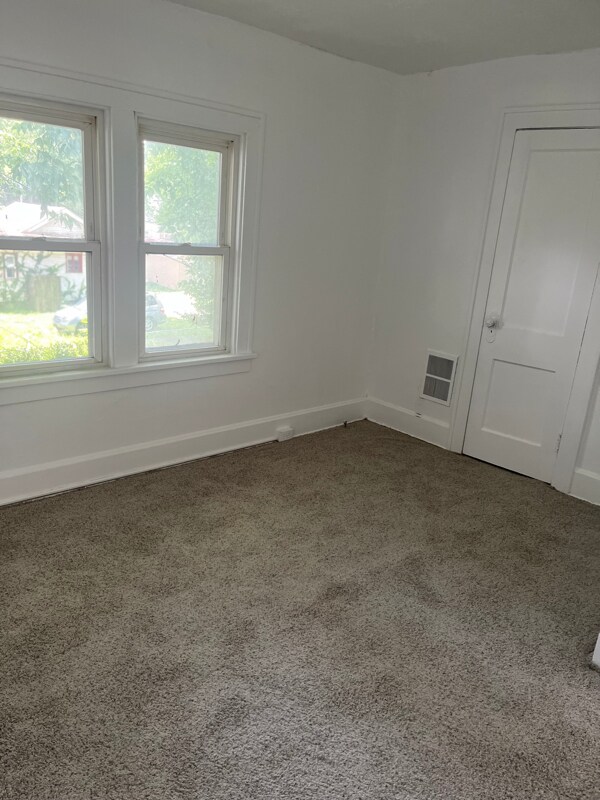 Photo - 1687 E Mound St