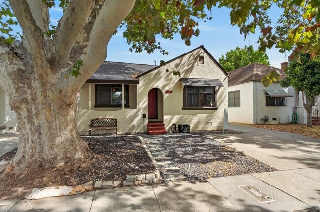 1713 Burnett Wy