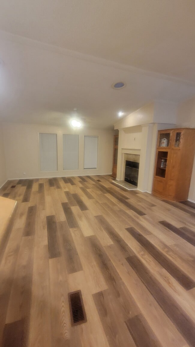 Building Photo - 9455 Tranquil Acres Rd