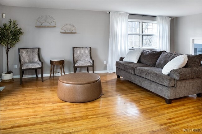 Photo - 193 Thistle Lea