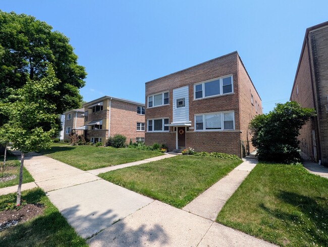 Photo - 5311 N California Ave Townhome