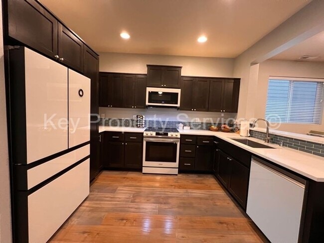 Photo - *MOVE IN SPECIAL!* Stunning Hazel Dell Two-Story with High End Appliances