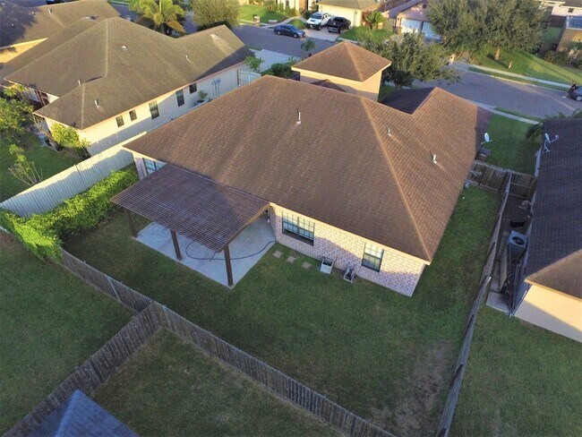 Photo - 3Bed/2.5Bath Edinburg TX Home For Rent ( Oakland Village )