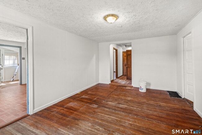 Photo - 36 Farnham Rd