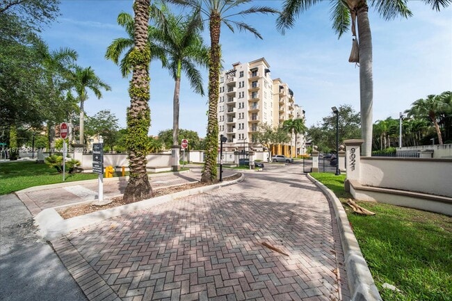 Building Photo - 9021 SW 94th St Unit 310 Rental