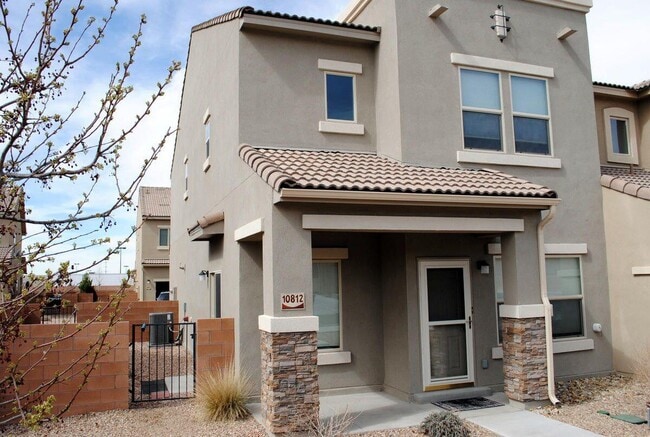 Photo - 10812 Fort Point Ln NE