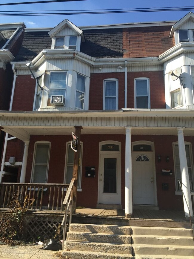 Building Photo - 1st Floor with Garage in the West End of York City-Video Walk Through in Photos