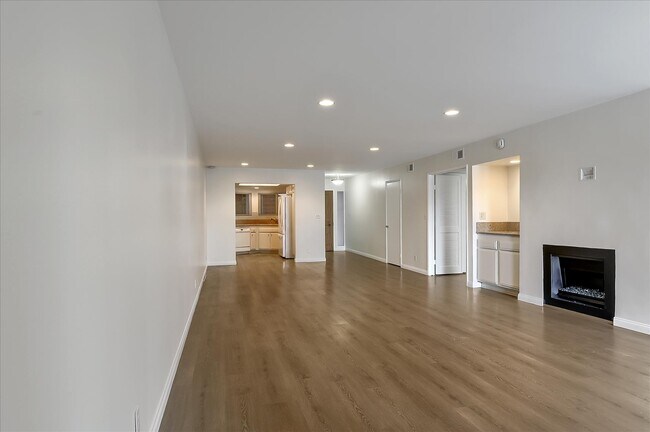 Photo - 4200 Via Dolce Unit 133