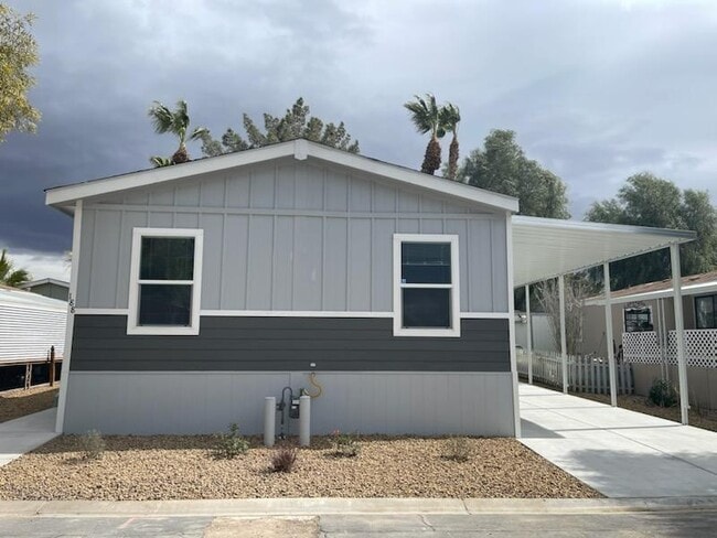 Photo - 1111 N Lamb Blvd