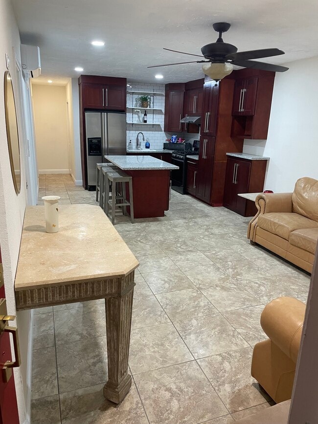 Photo - 956 54th Ave