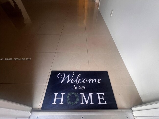 Building Photo - 5010 SW 26th Ave Unit 1-3