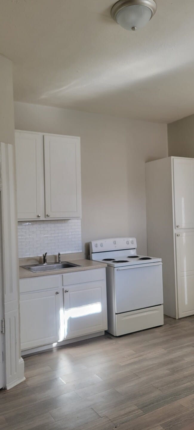 Building Photo - 101 N Main Unit 2 E Madison - Apt. A