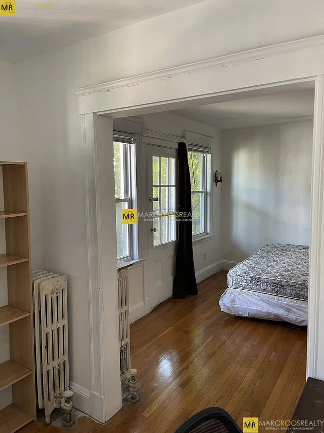 Photo - 2 Mission St