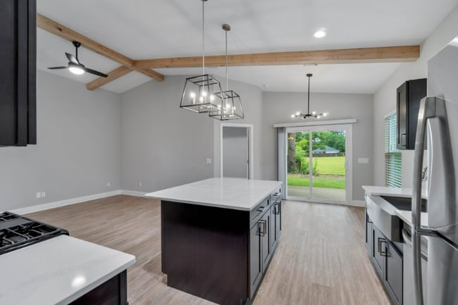 Photo - 8278 Nelson St