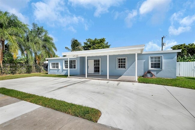 Photo - 4525 SW 112th Pl