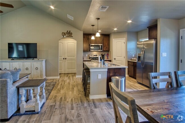 Building Photo - 1139 Cedar Bend Rental