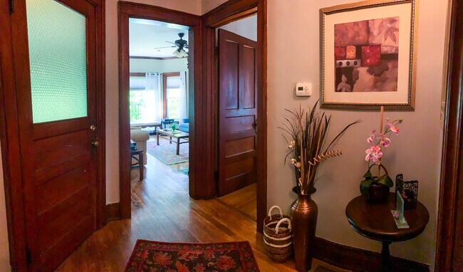 [Foyer] - 103 Lancaster Ave Unit 3
