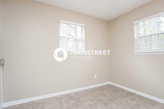 Photo - 4 Bedroom Pet-Friendly Home in Union City, GA with Main Street Renewal