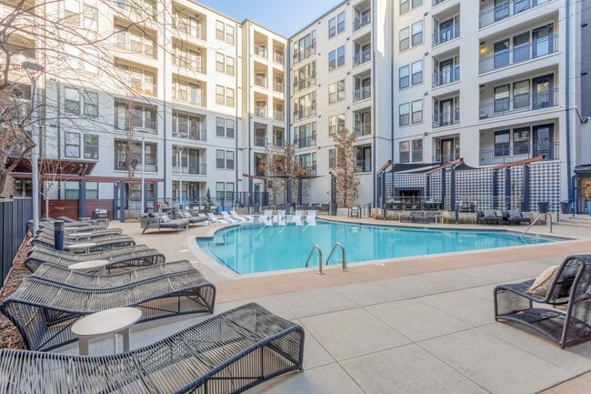 Elliston 23, Nashville, TN, Swimming Pool