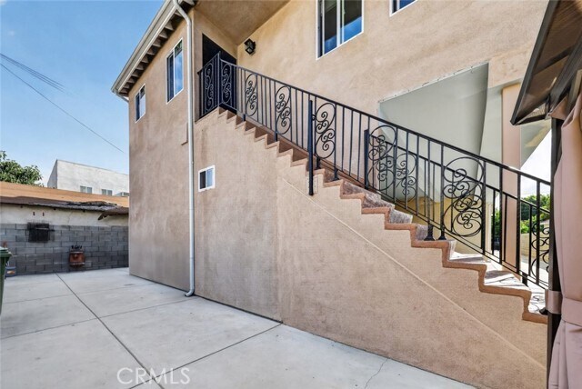 1175 Alexandria Ave